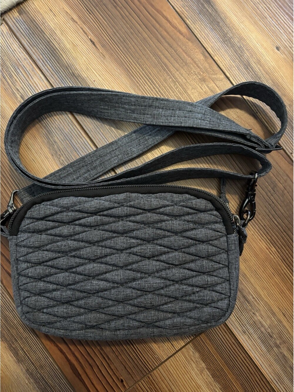 Vintage Lug Wings Gray Quilted Nylon Travel Messenger Crossbody Bag NWOT (80)